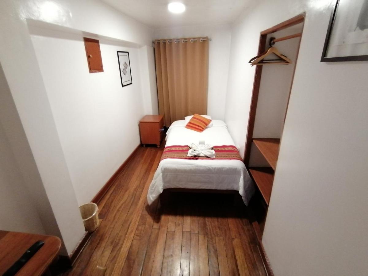 Hostal Turistico Illapa Cusco 119 Albergue