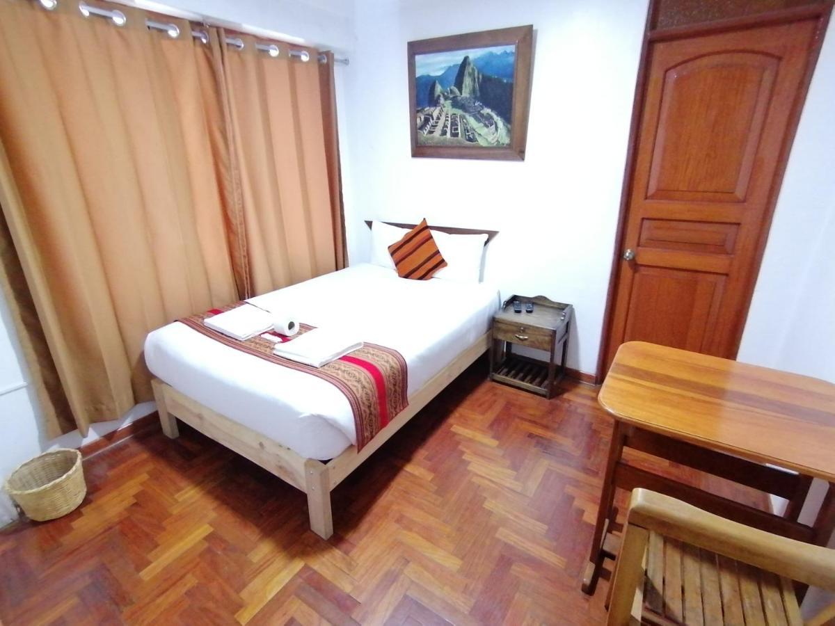Hostal Turistico Illapa Cusco 119 Albergue